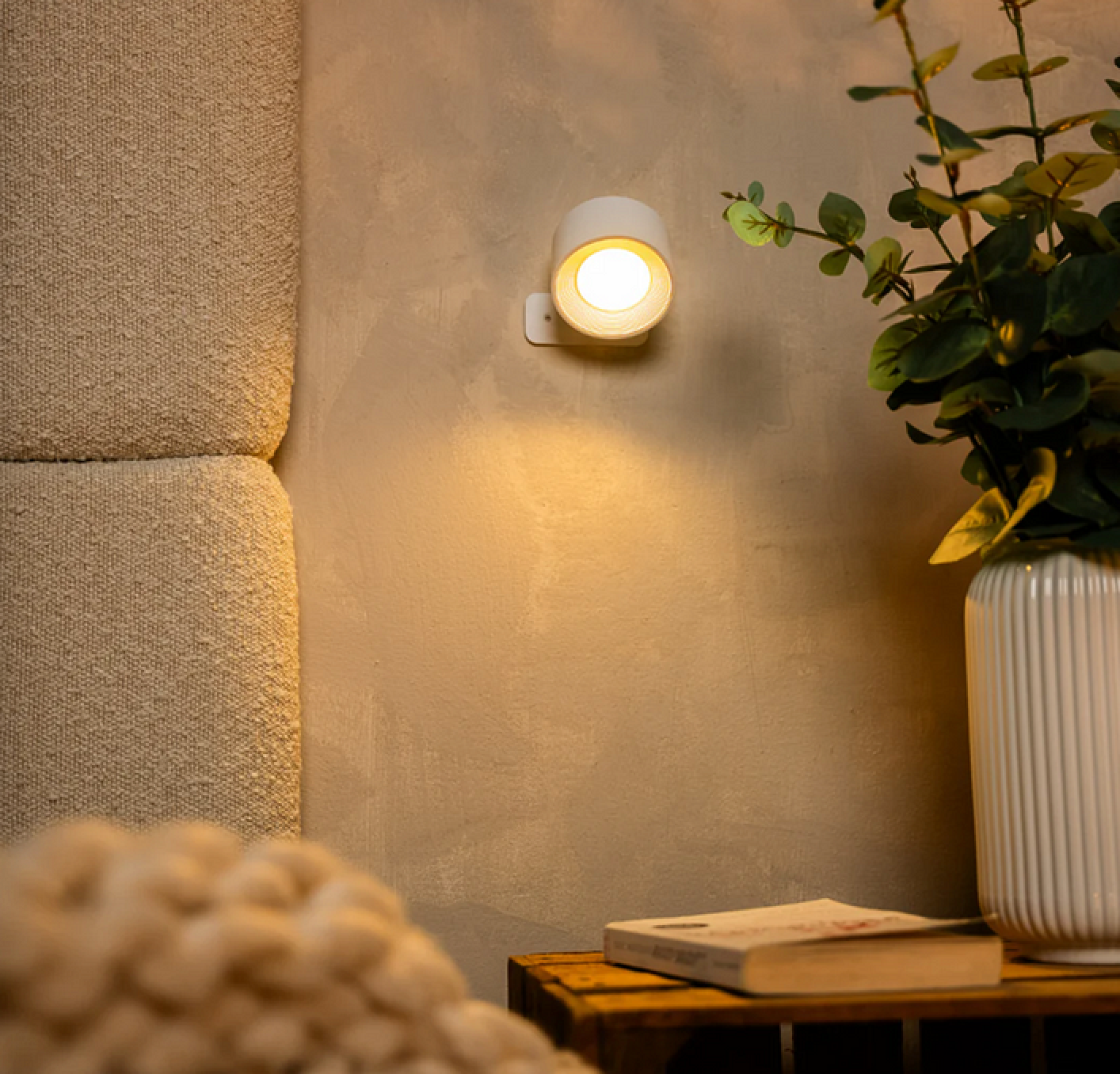 AvenGlow Wall Light